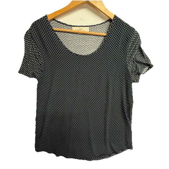 LOFT Tops - LOFT Petite Blouse MP Navy White Print Short Sleeve Lightweight Top